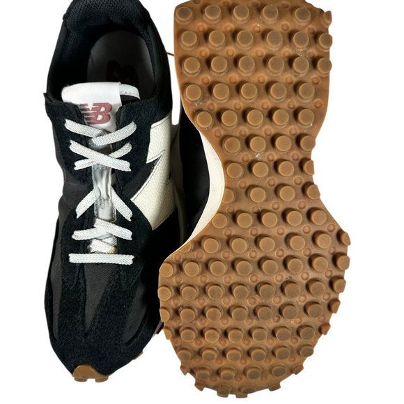 New Balance 327 Women's Athletic Shoes in Black, White - Picture 9 of 15